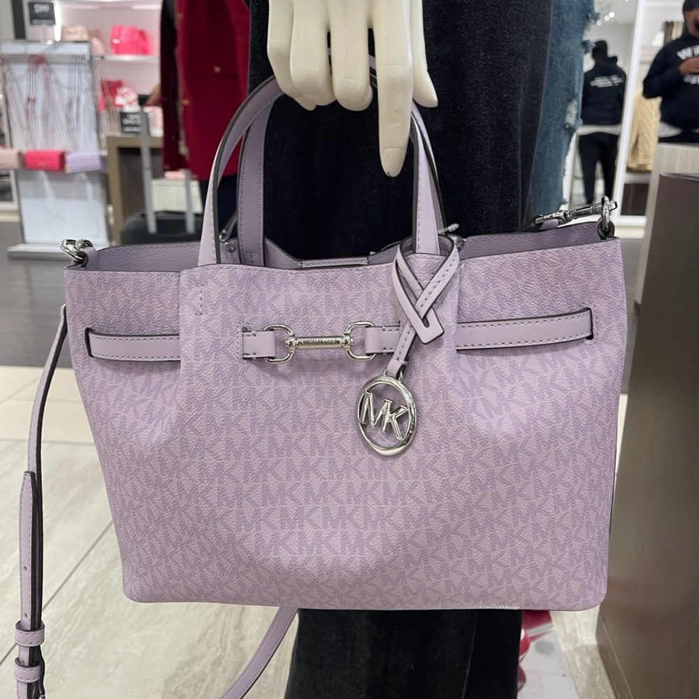 MICHAEL KORS Carson Medium Signature Logo Satchel
Light Quartz
NWT - Picture 16 of 16